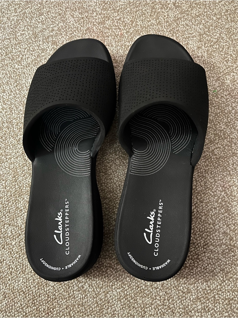 Size 10 Clarks Black Cloudsteppers Slide Sandals